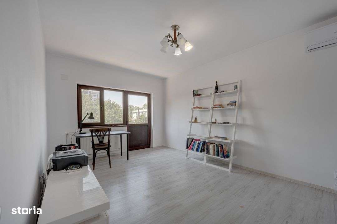 O proprietate imobiliara deosebita, formata din casa si mult teren!-9