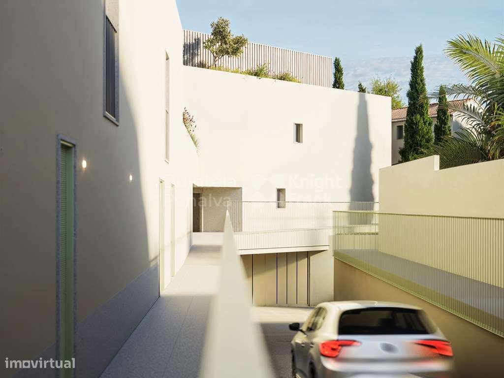 Apartamento T3 com jardim e garagem em condomínio no Porto-11