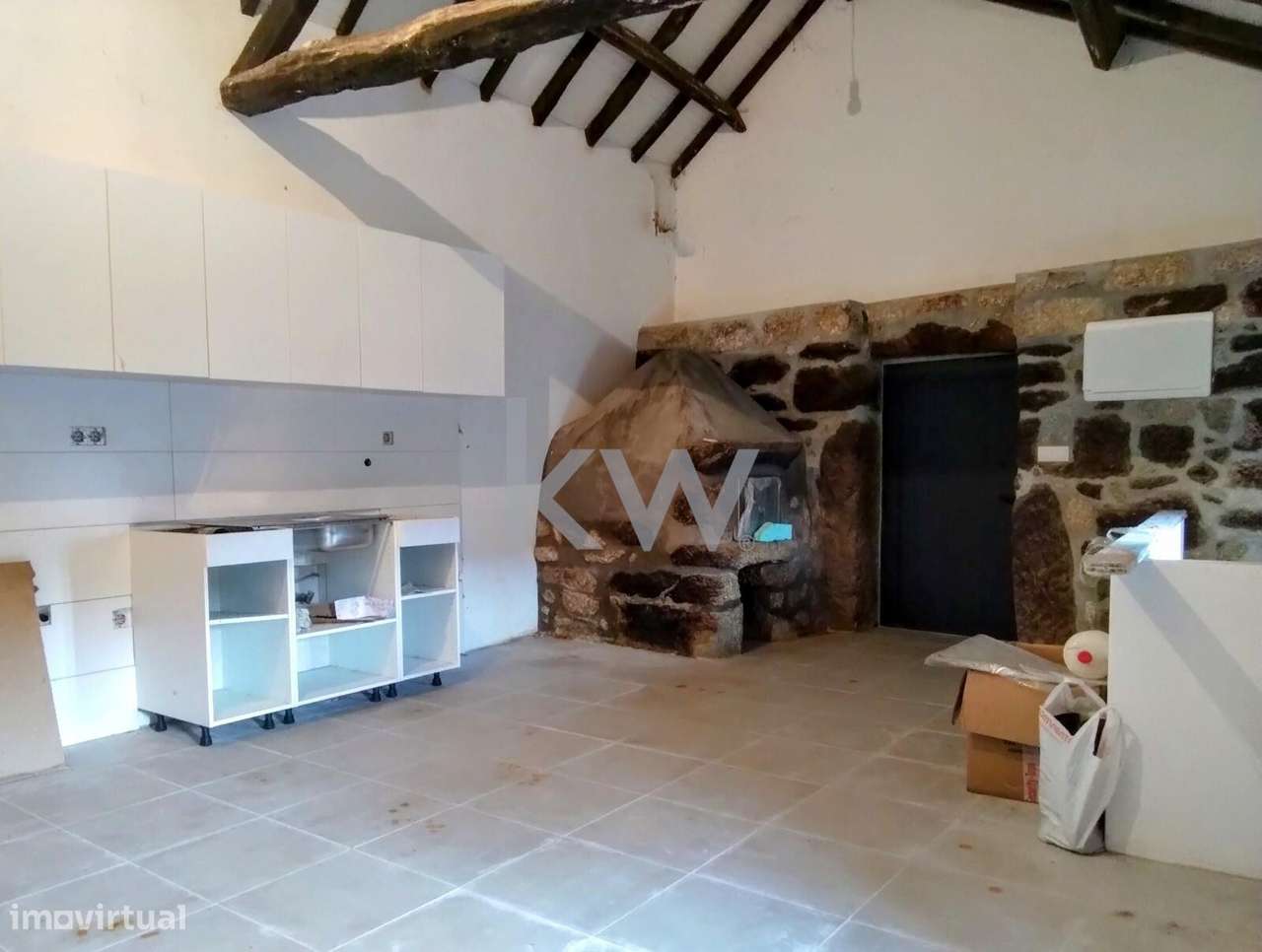 Moradia T2 Renovada em Carneiro, Amarante - Grande imagem: 3/13