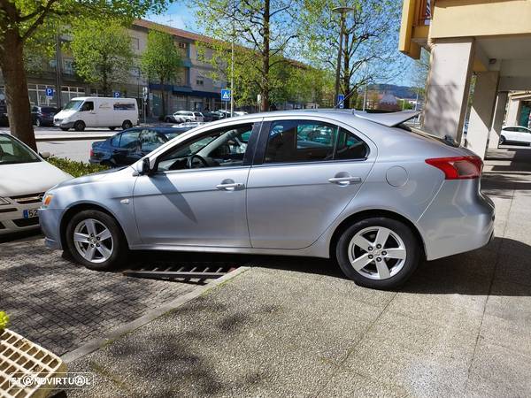 Mitsubishi Lancer Sportback 1.5 Invite - 4