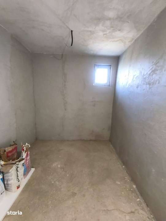 Casa de vanzare 80 mp - 4 camere- teren 400mp -105 000 euro.-6