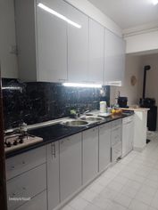 Apartamento T3 Semi-Remodelado na zona da Boavista, Marinha Grande