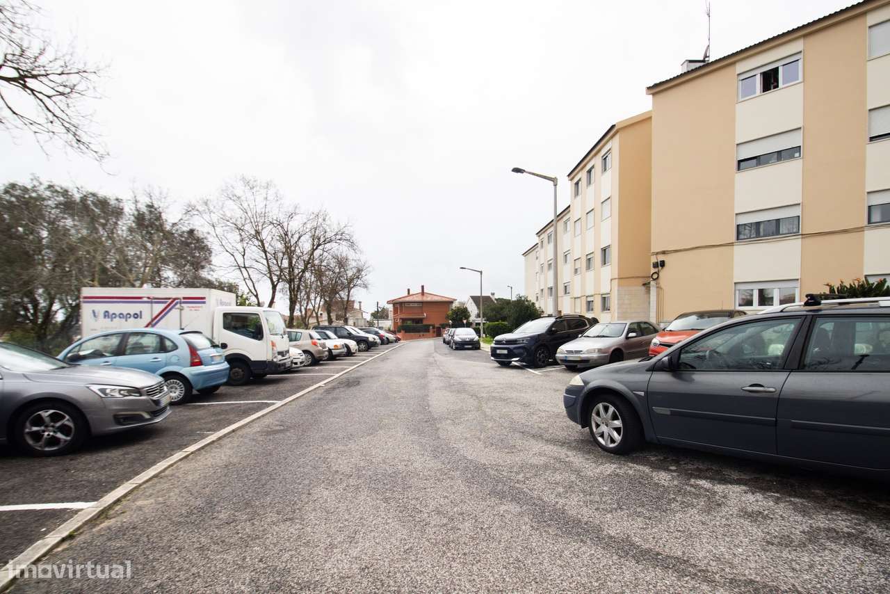 T1+1 luminoso e elegante em localização estratégica em Carcavelos-21