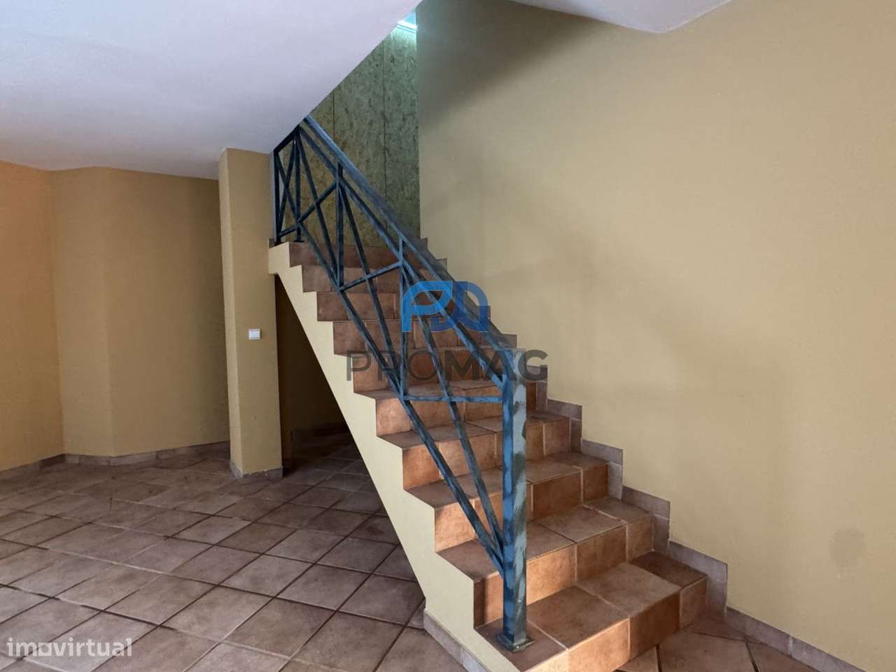 Espaço, luz e conforto em MORADIA T5 - AMARANTE-45