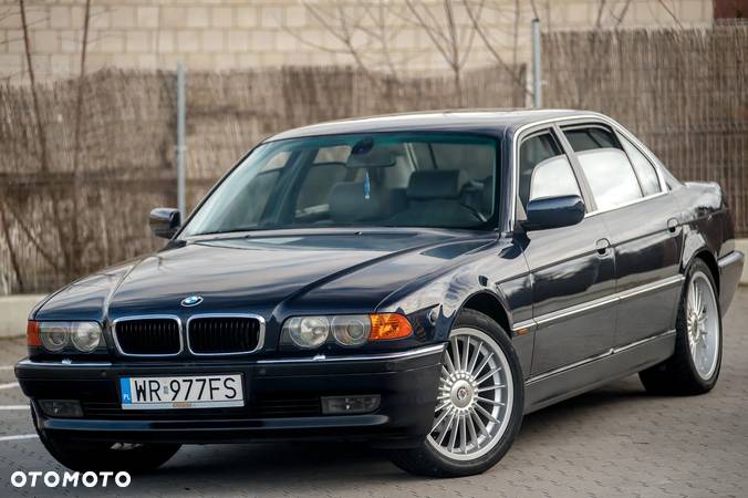 BMW Seria 7 735i L - 2