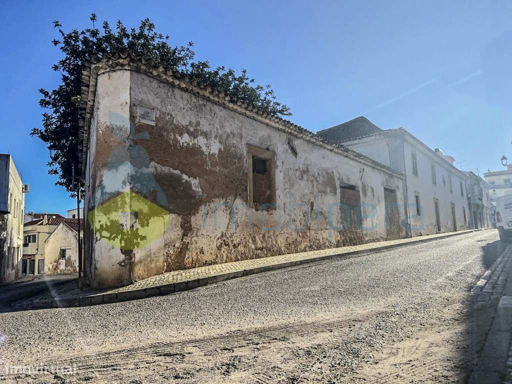 Terreno com ruina para construção - Grande imagem: 2/3