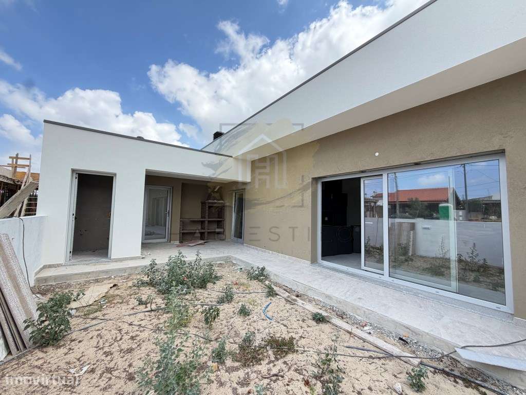 Moradia T3 Térrea de Arquitetura Moderna- Pinhal do General-32