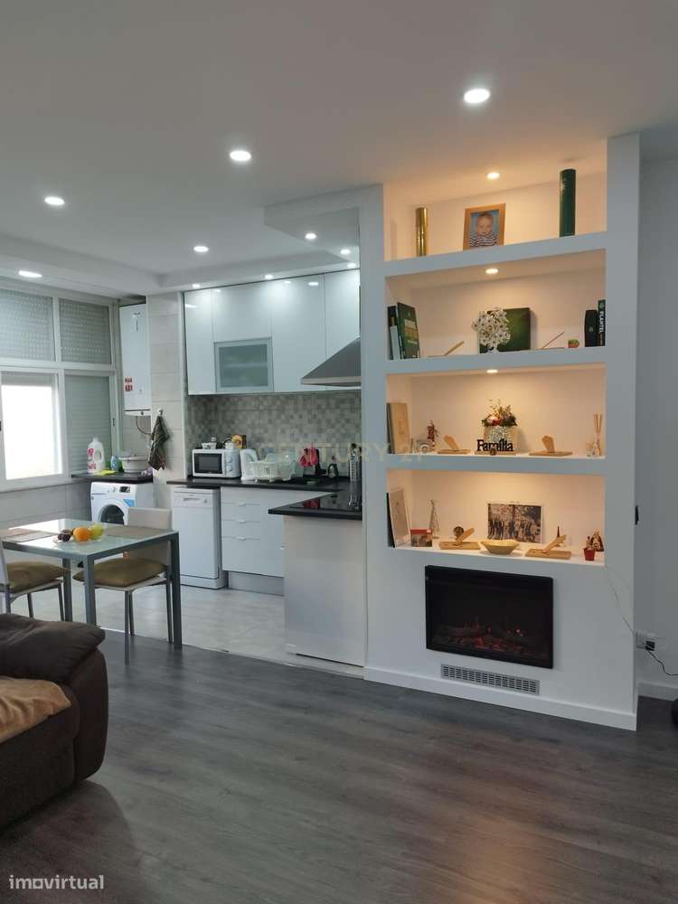 Apartamento Totalmente Remodelado, em Verderena, Barreiro-0