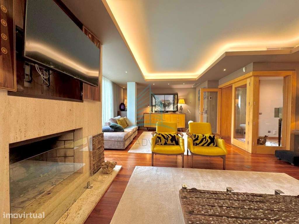 Moradia T4 com Piscina na cobertura-10