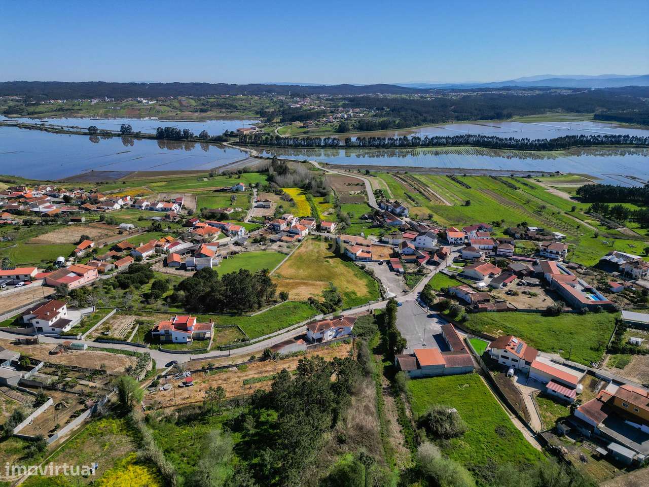 Moradia T3 isolada em Rua Neves, Borda do Campo, Paião. - Grande imagem: 3/57