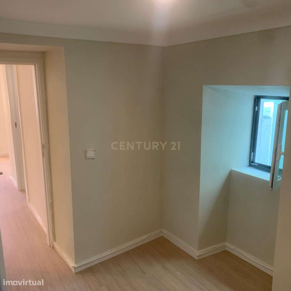 Excelente oportunidade em Arroios, T1 para venda remodelado.-17