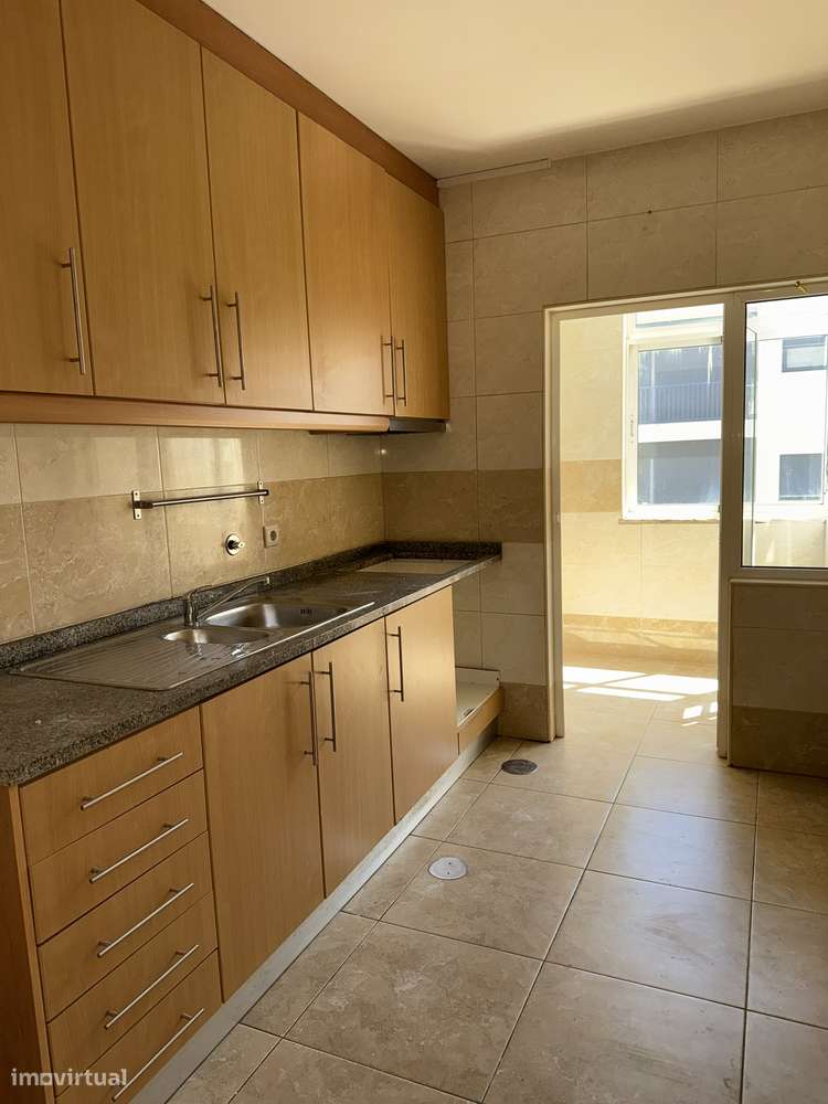 Apartamento T3 com Garagem ao Hospital Santos Silva