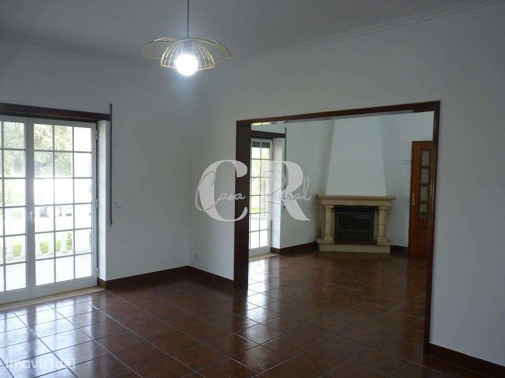 Fantástica moradia T3 com garagem e terreno generoso em Vila Facaia –-13