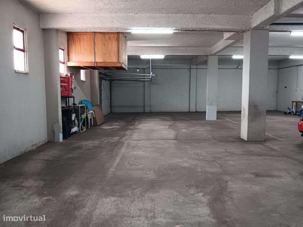 T1 Magoito com varanda e parqueamento-23