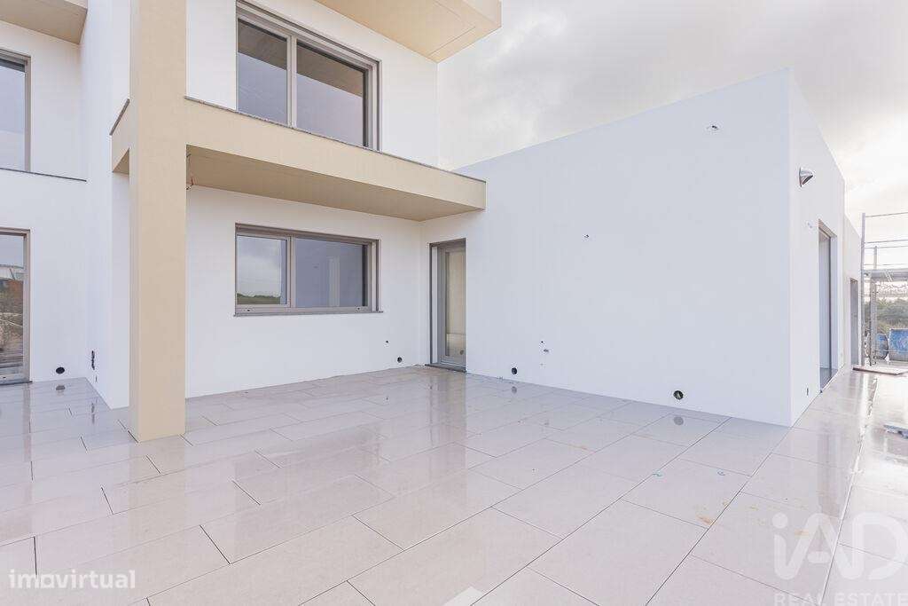 Casa T4 em Ponte do Rol de 220,00 m2 - Grande imagem: 3/30