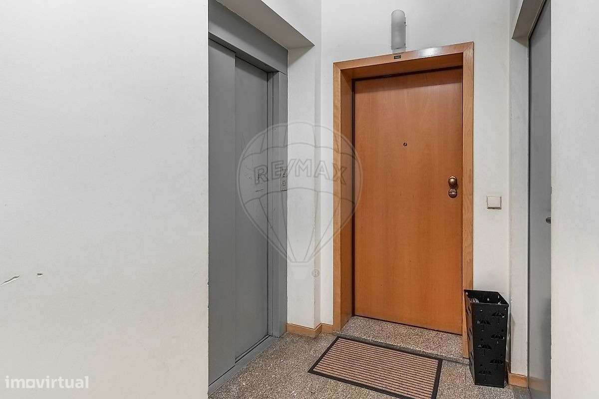 Apartamento T3 situado em Celeirós-17