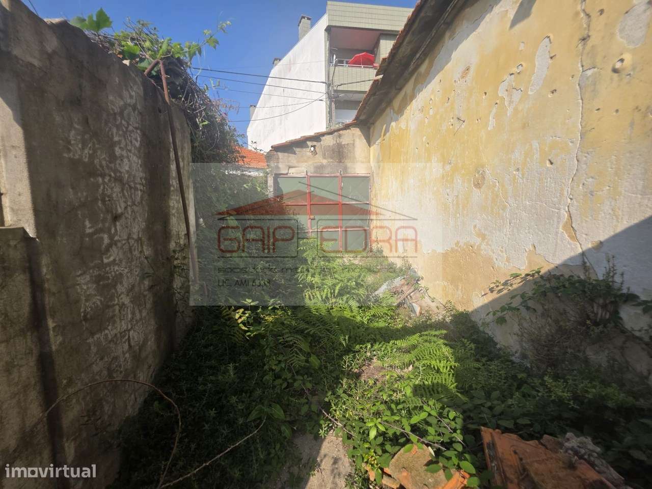 Moradia térrea com terreno 140 000 € em Esmoriz para restauro-5