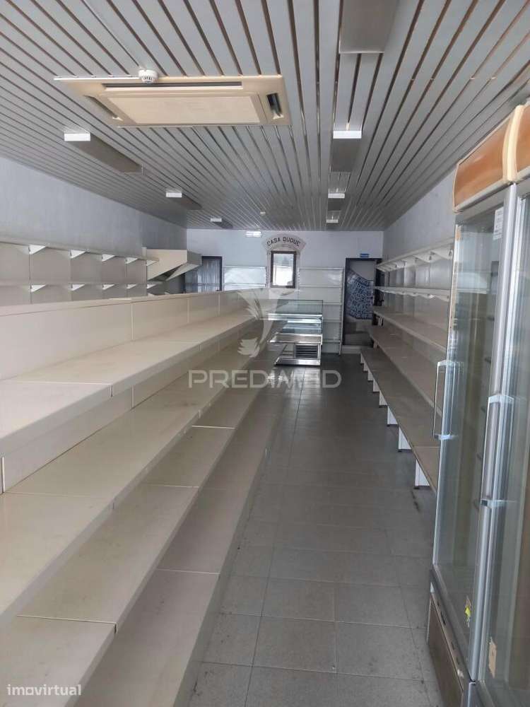 Loja para comércio/serviços em plena baixa de Redondo - Grande imagem: 5/10