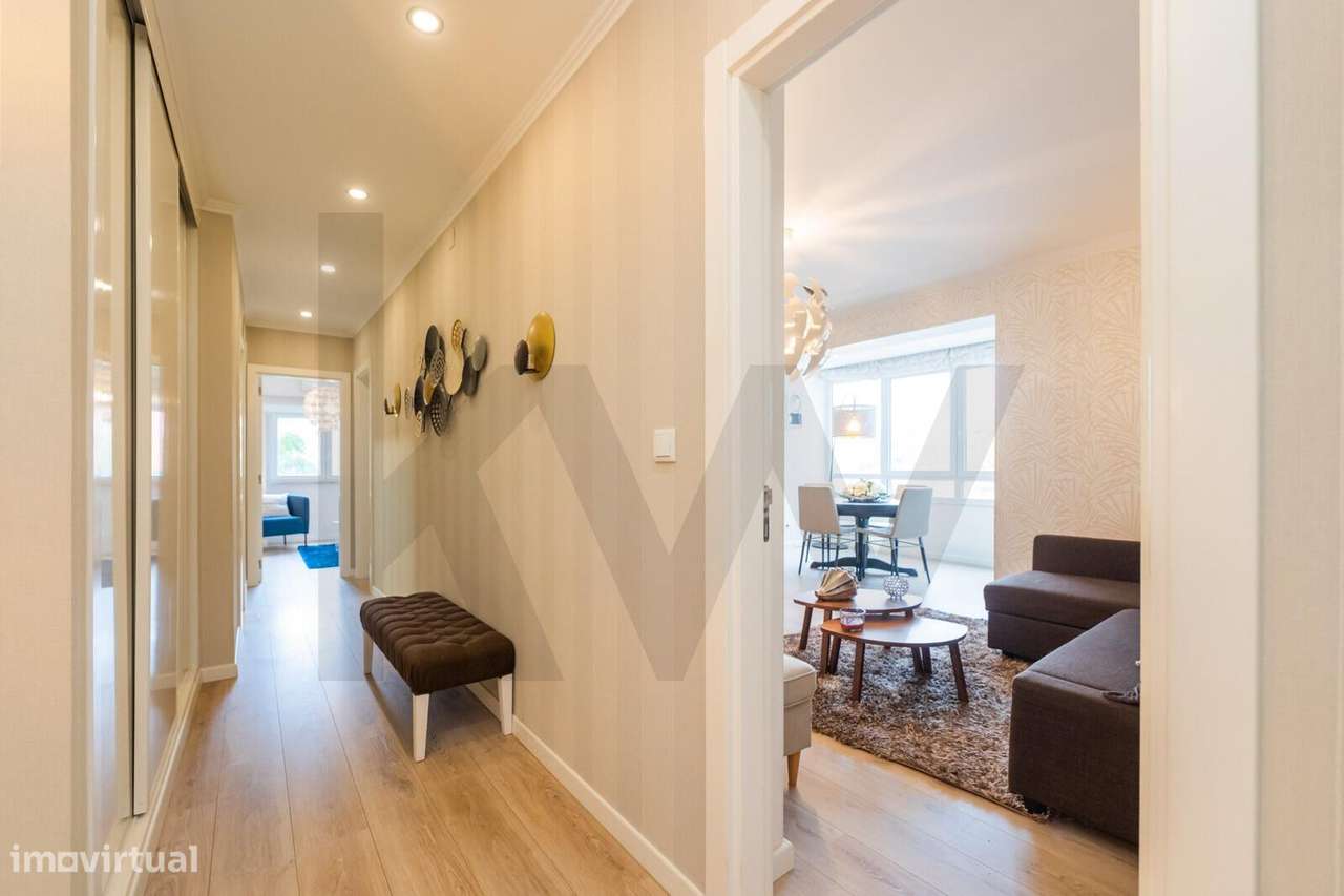 Apartamento T2 Remodelado com Garagem — Encosta do Sol - Grande imagem: 4/46