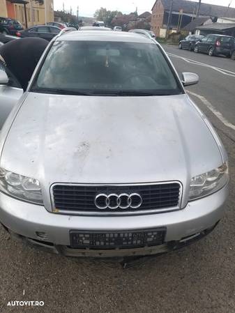 Dezmembram Audi A4 8E din 2004, 1.9 TDI, 74KW, 101CP, cod motor: AVB, Gri - 1