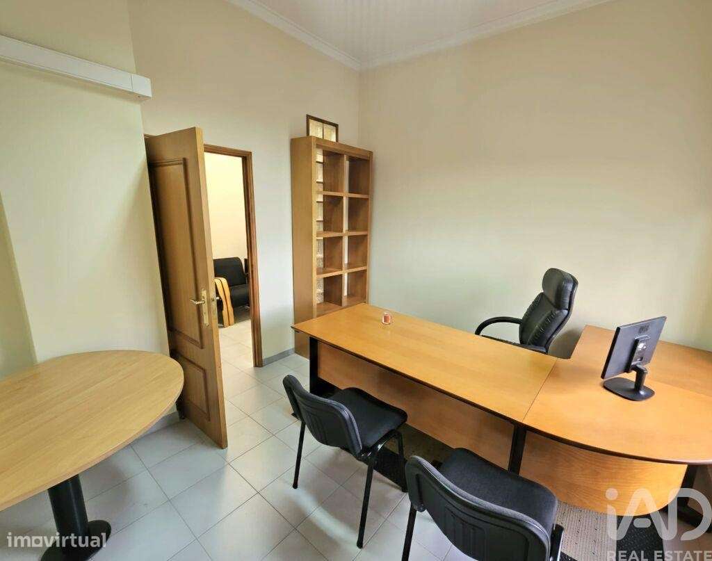 Loja / Estabelecimento Comercial T3 em Agualva E Mira-Sintra de 70,00 - Grande imagem: 4/15