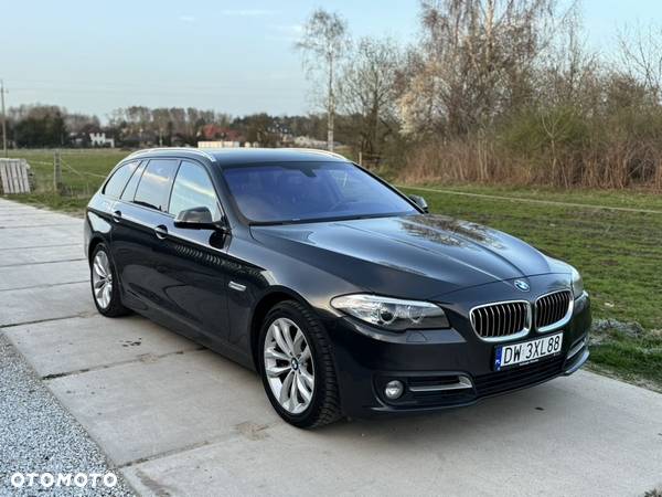 BMW Seria 5 530d xDrive Touring - 2