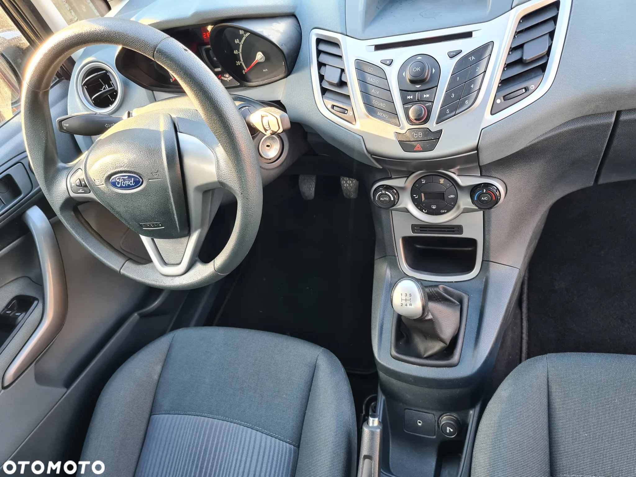 Ford Fiesta 1.4 TDCi Ambiente - 6