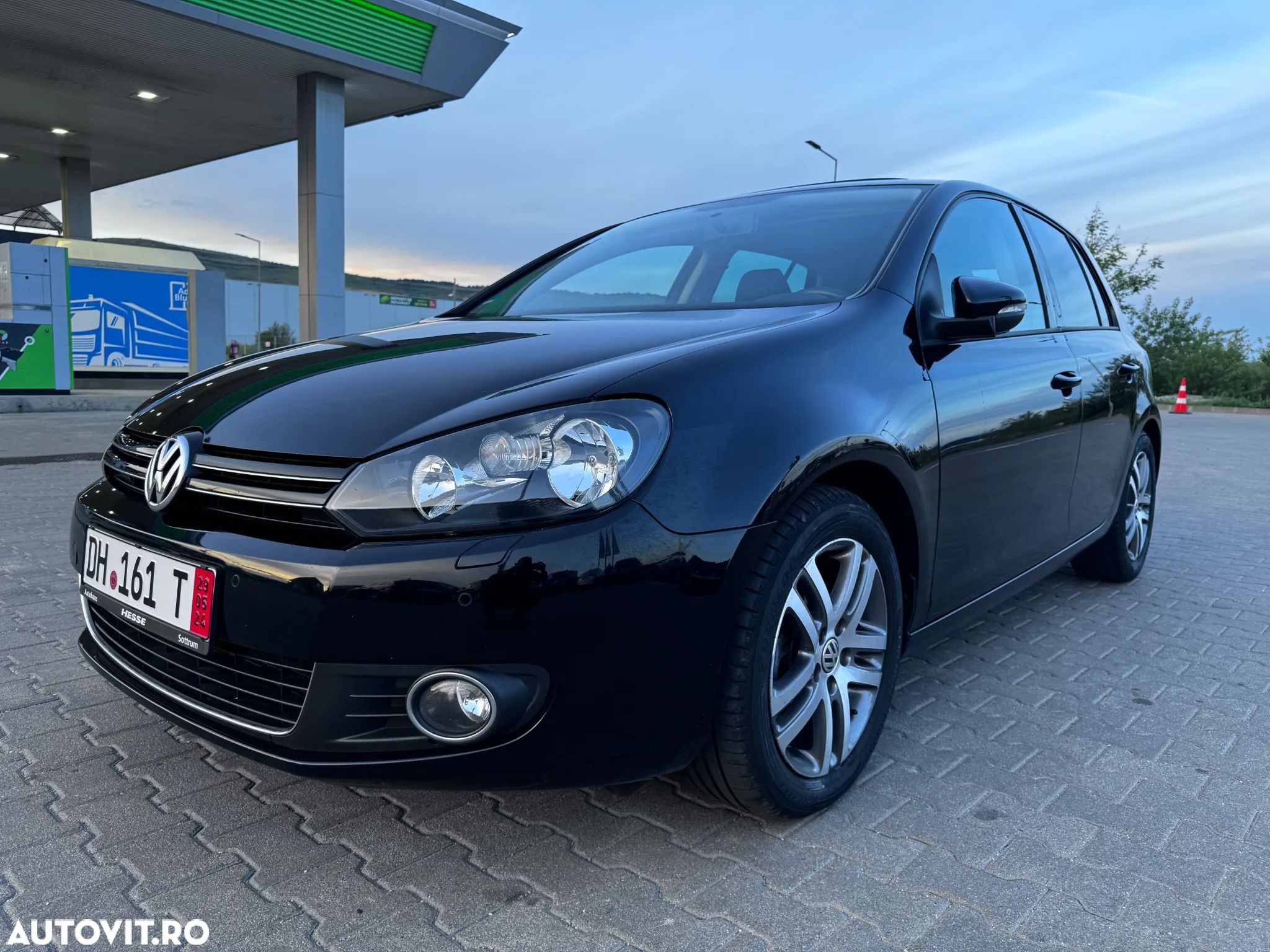 Volkswagen Golf 2.0 TDI DPF DSG Highline - 1