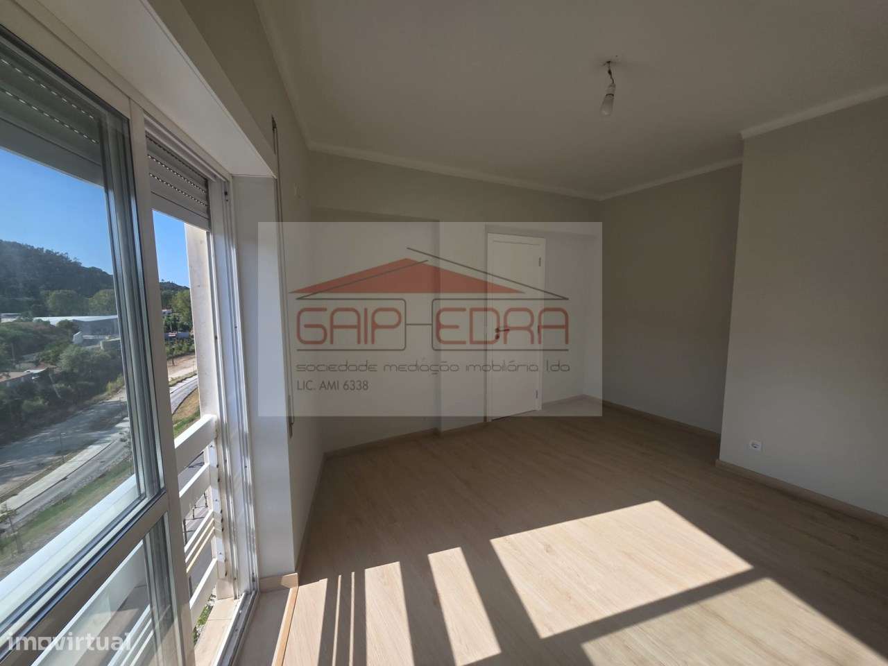 Apartamento T1 com 74 m2 totalmente restaurado Multiusos Alcobaça-12