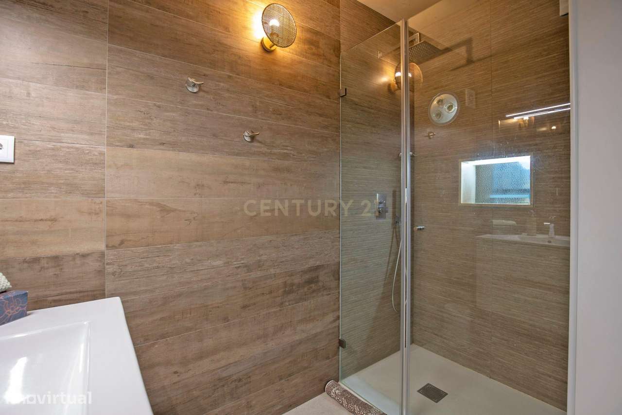 Moradia Contemporânea T3 com Terraço no Coração do Bairro do Troino –-16