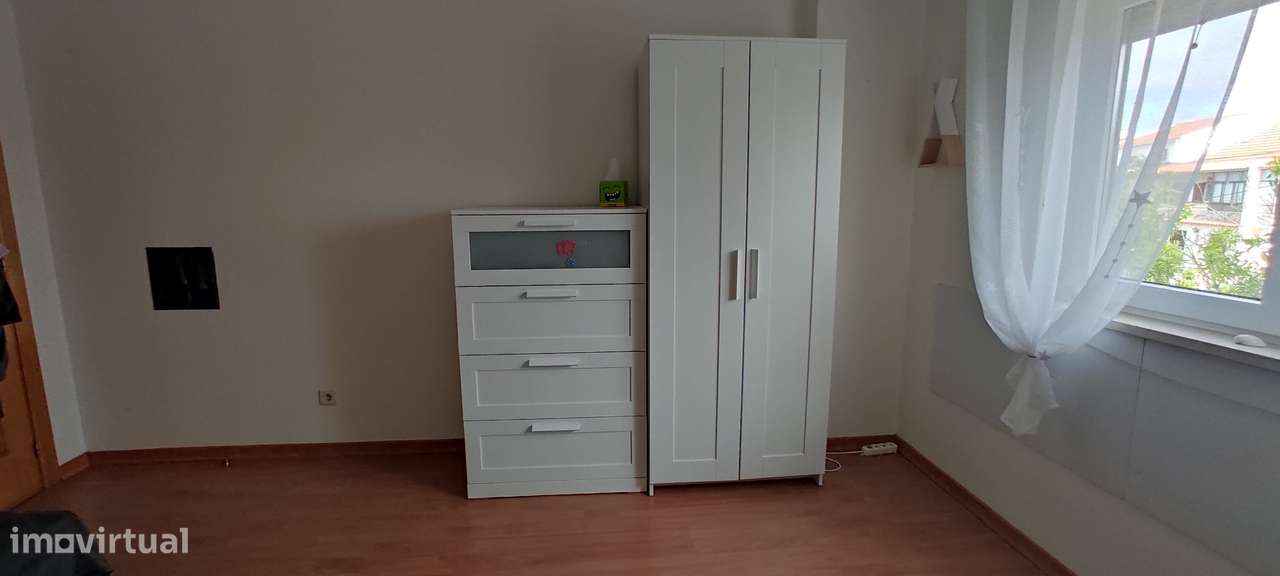 Quarto proximo das universidades ESSEM e FCT - Grande imagem: 4/8