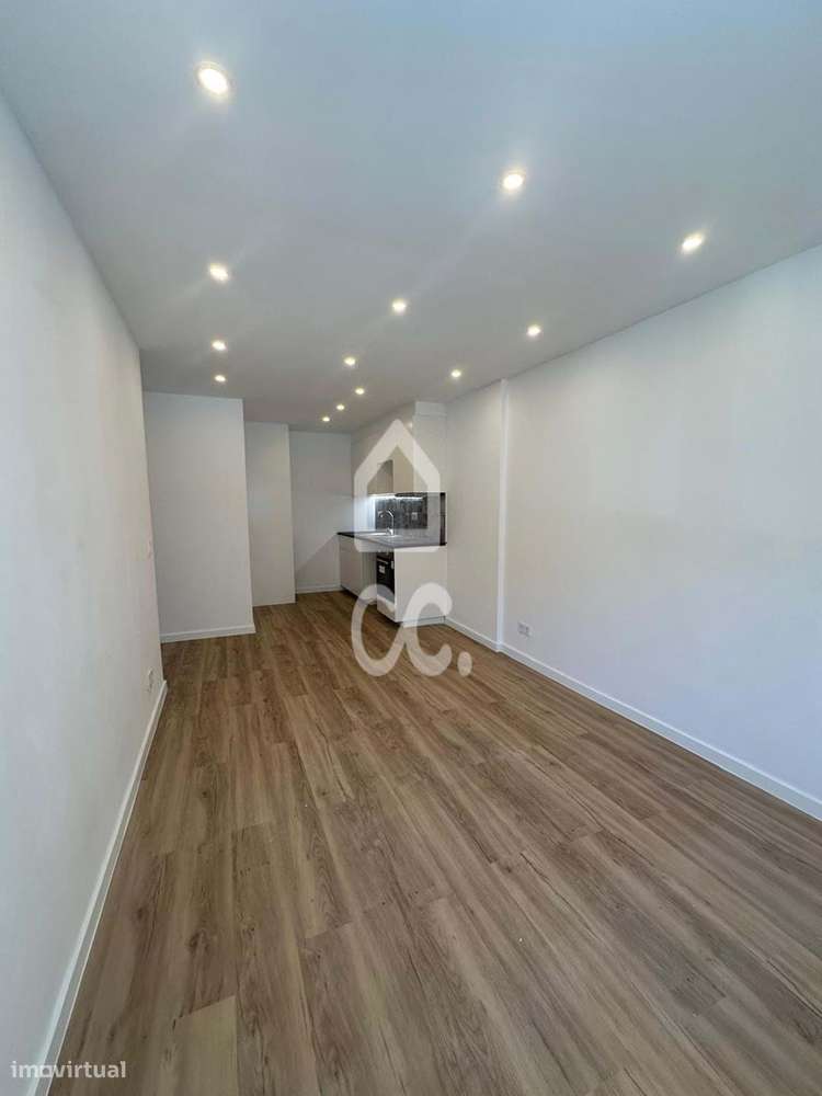 Apartamento T2 Renovado na Quinta do Mendes em Odivelas-6