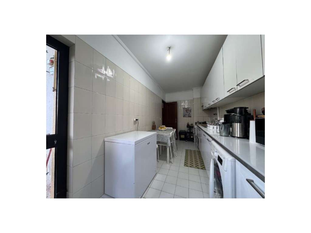 APARTAMENTO T3 - NA RUA CORREIA GARÇÃO - ODIVELAS-15