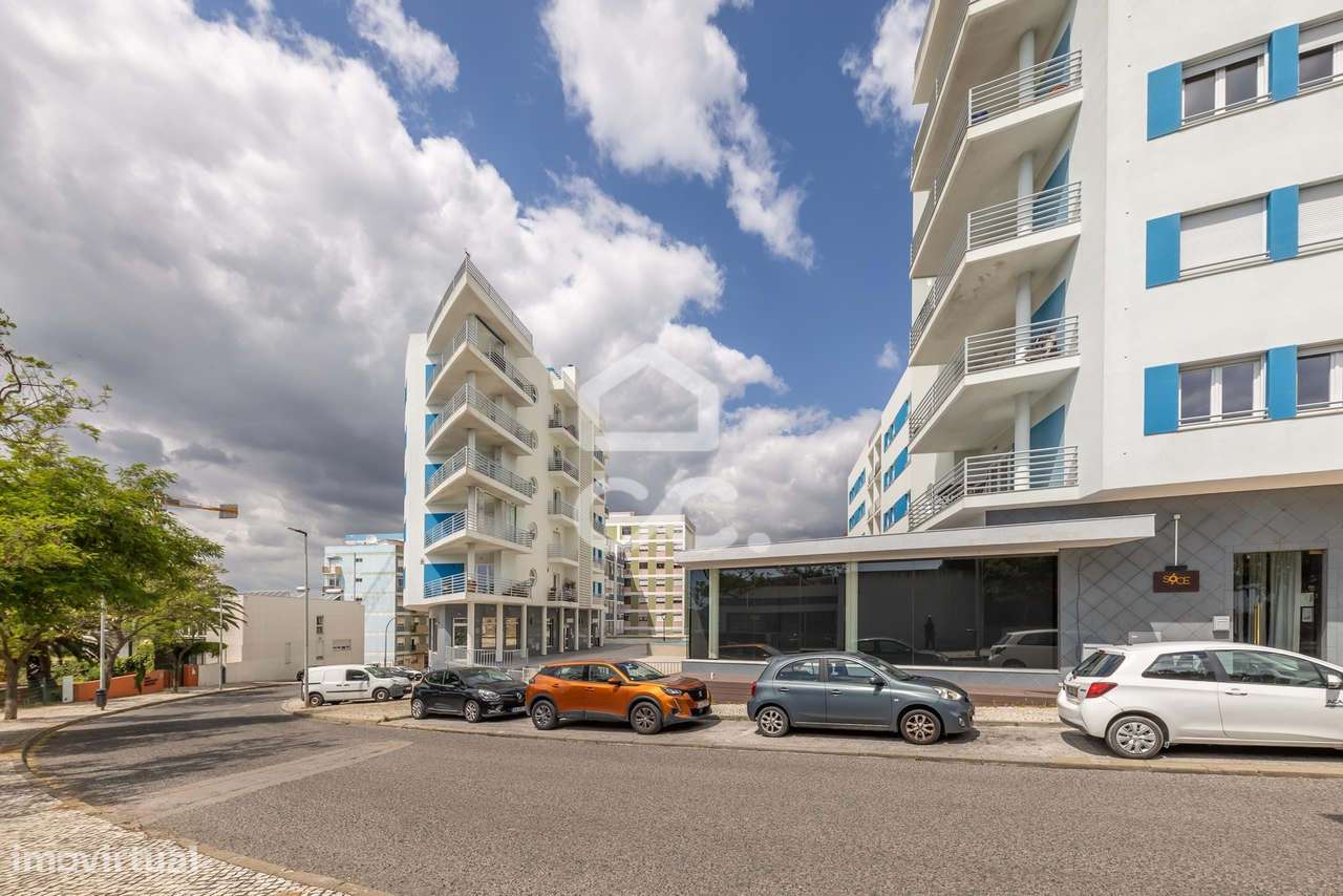 Magnifico apartamento T3 com vista para a baia de Setúbal com garagem - Grande imagem: 2/60