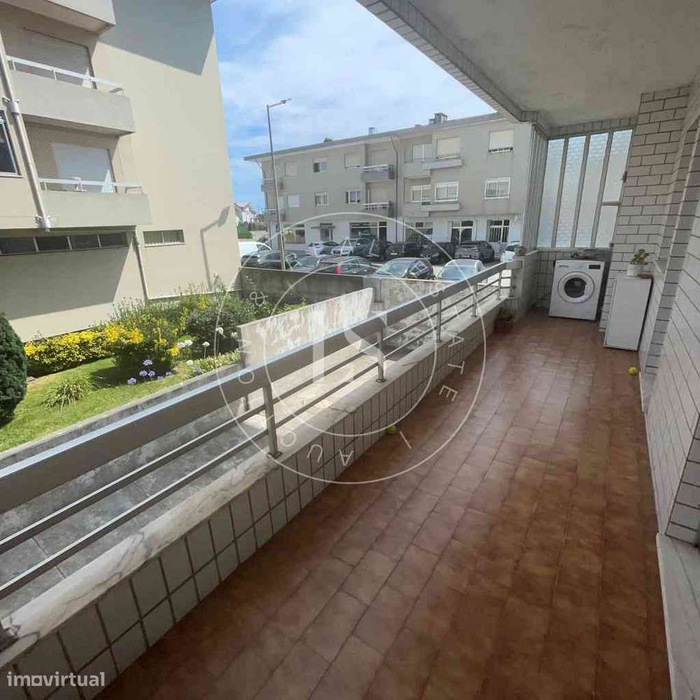 Apartamento T2 com Garagem e Arrumos | Urb. dos Altos | Cidade da Maia-10
