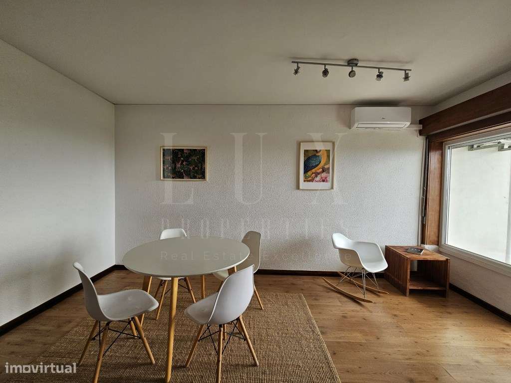 APARTAMENTO T1 EM CARCAVELOS COM VISTA MAR 1ª LINHA A 200m DA PRAIA-5