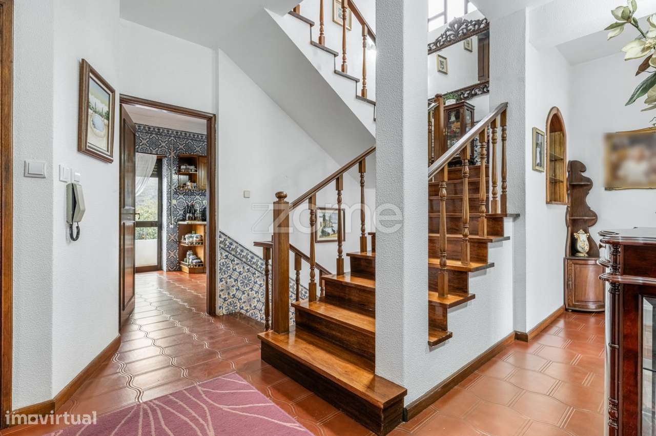 Moradia T4 com Suíte em Nogueira-9