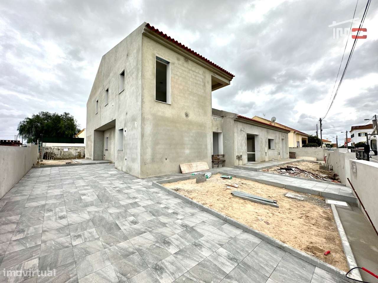 Incrível Moradia T4+1 - Com 612M2 de Terreno-11