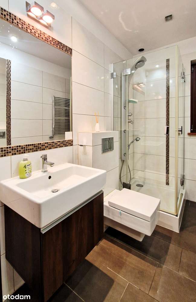 Nowoczesny dom, w mieście pod lasem, 6 pokoi, dwustanowiskowy garaż-9