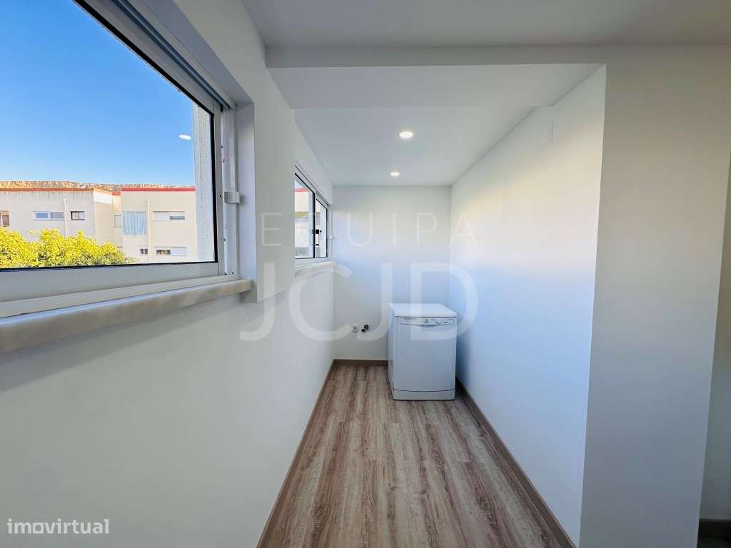 Apartamento T3 Totalmente Remodelado a Estrear - Costa da Caparica-6