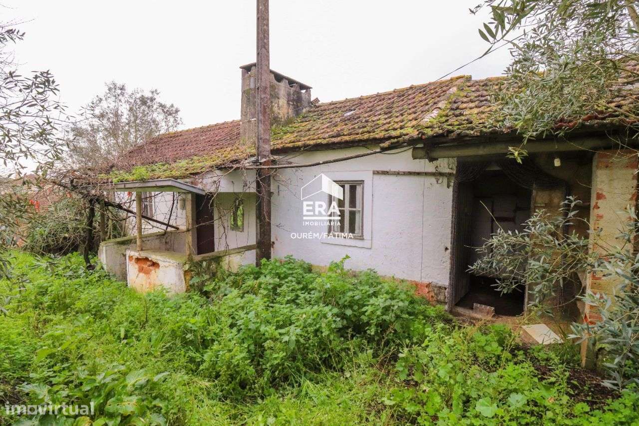 Moradia T1 para reconstruir em Matas, Ourém! - Grande imagem: 4/16