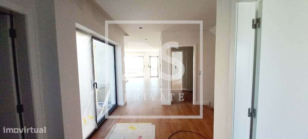 Moradia T4 de Arquitetura Moderna na Igreja Nova - Mafra com piscina e - Grande imagem: 2/60