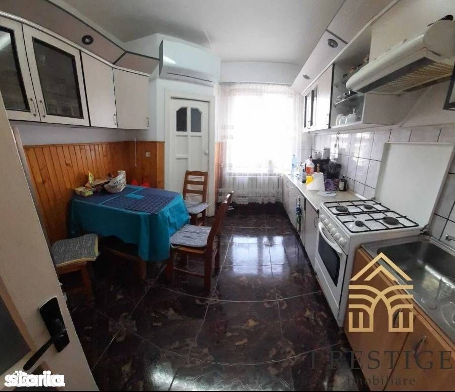 Apartament de vanzare cu 2 camere in zona Dacia-Oradea