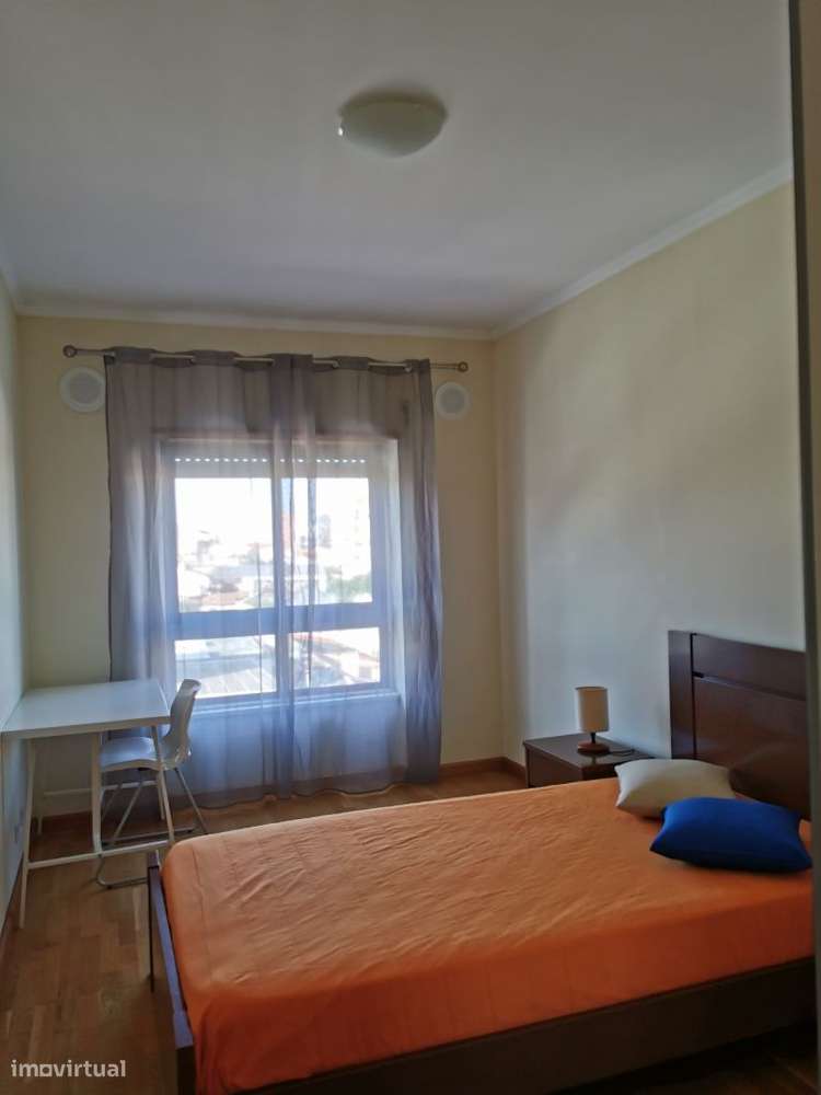 Quarto S.Carlos / Mem-Martins - Grande imagem: 2/7