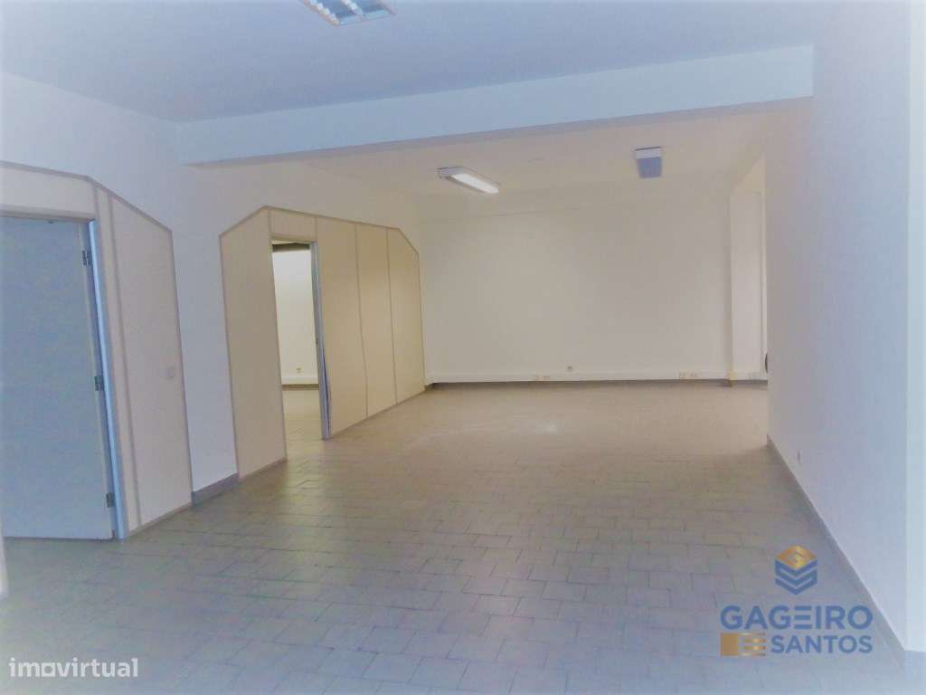 Loja ao nível do Rés do chão, em Caldas da Rainha. - Grande imagem: 2/6