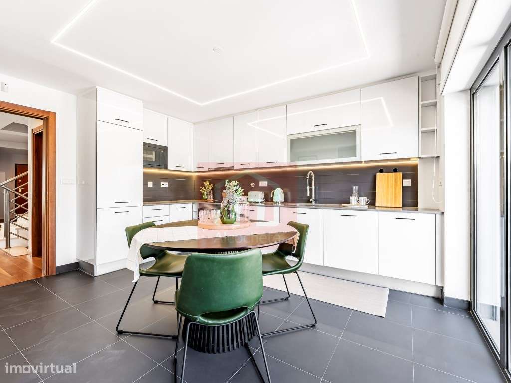 Moradia T4 geminada + Rooftoop em Alcochete - Grande imagem: 5/55