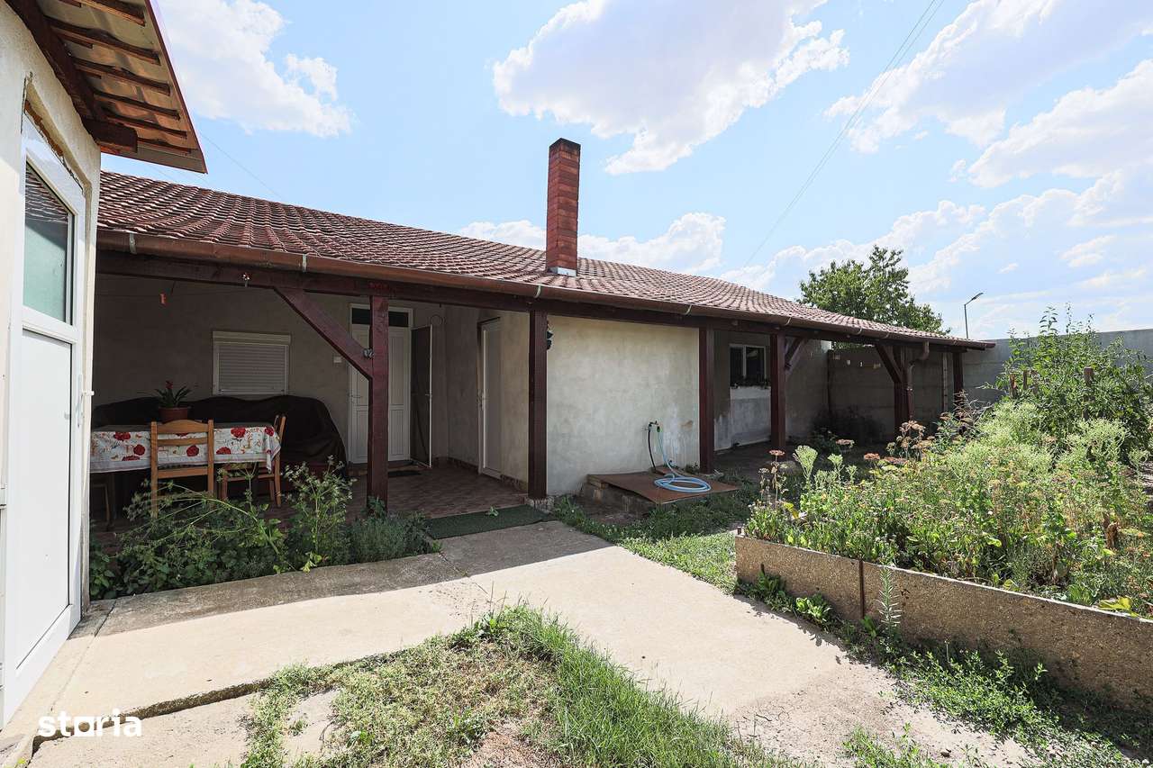 Rezervat Casă renovată cu 3 camere din cărămidă în Gradiste - Imagine principală: 2/12