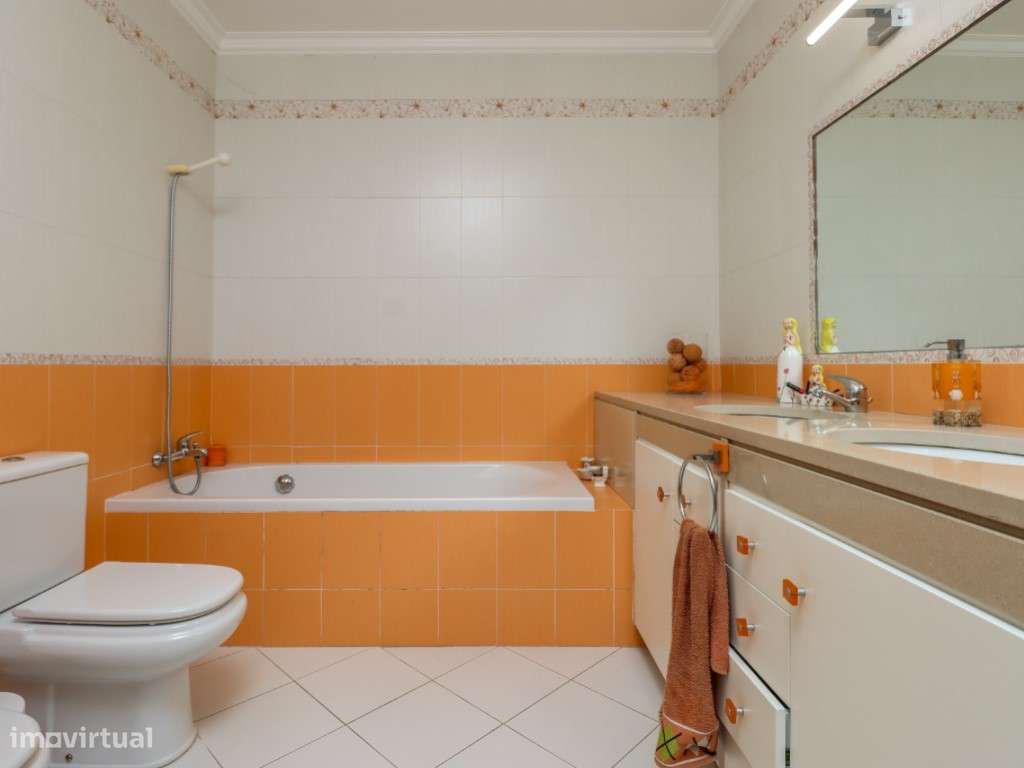 Moradia independente à venda no centro de V.N. Santo André-14