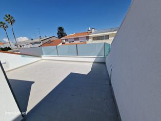 Fantástico apartamento T3 em Costa Cabral com Rooftop e garagem