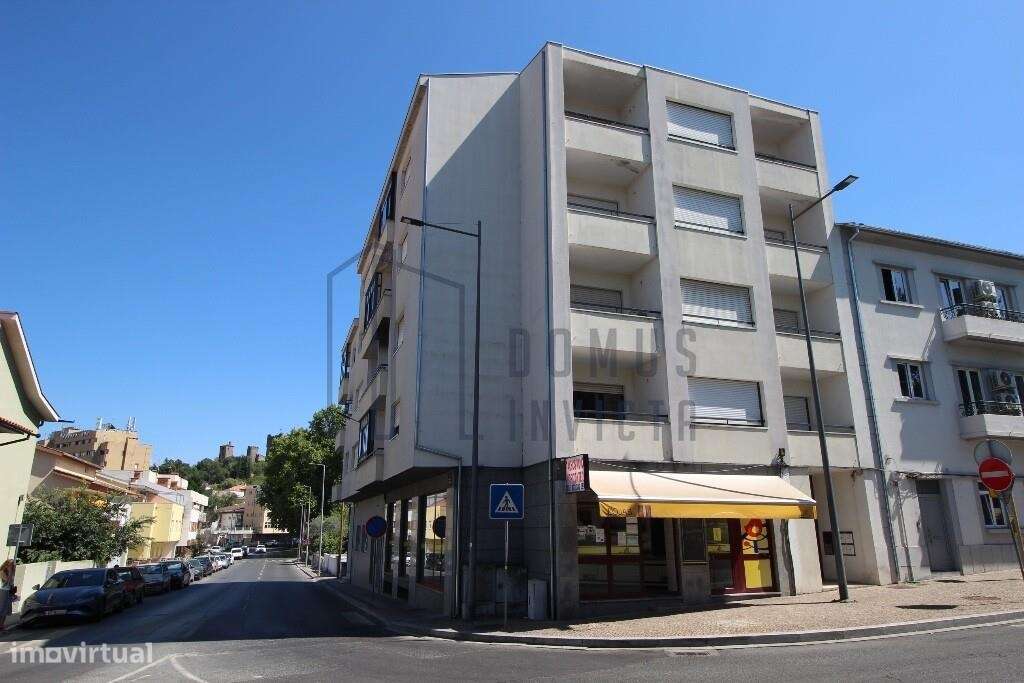 Apartamento T3 em plena Av Cidade de Zamora com vista do Castelo de Br-10